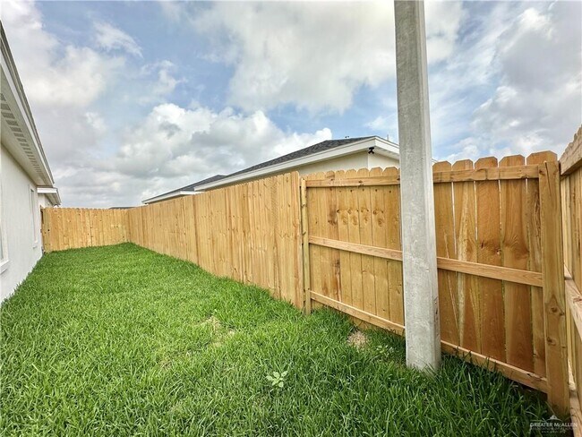Building Photo - 2405 E San Andrea St