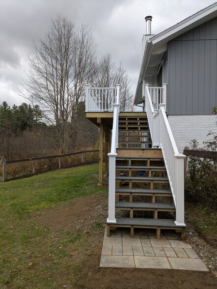 Building Photo - 832 VT-15