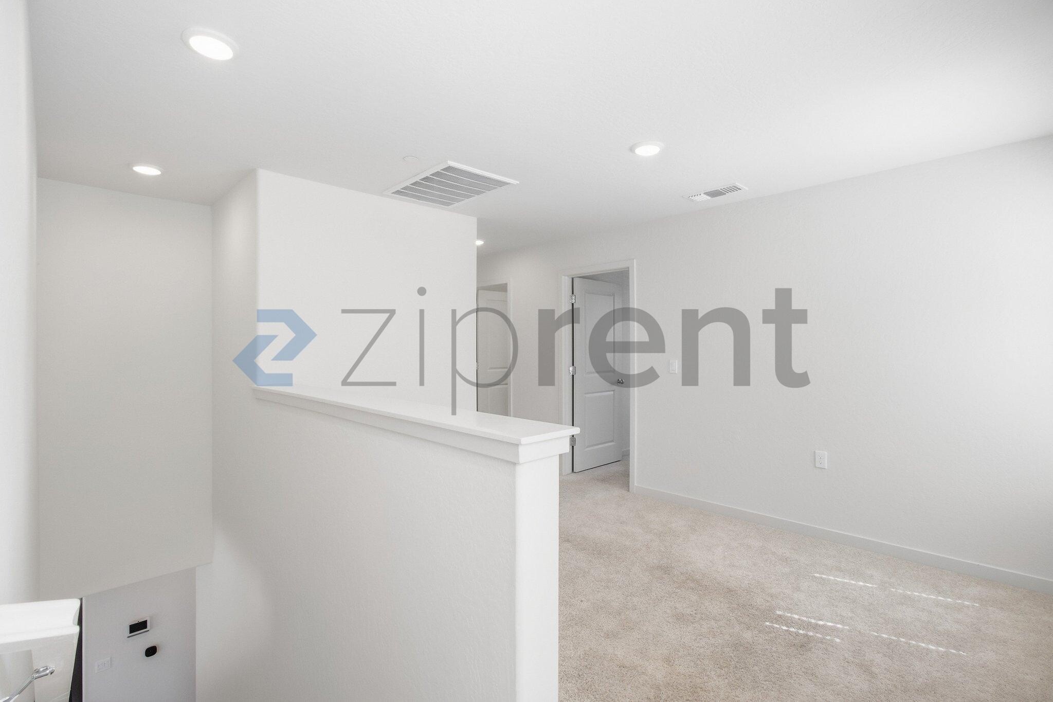 Building Photo - Unit