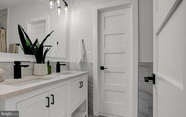 Building Photo - 1137 Owen Pl NE