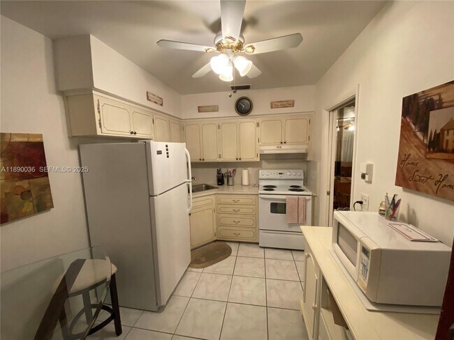 Building Photo - 1050 Atlantic Shores Blvd