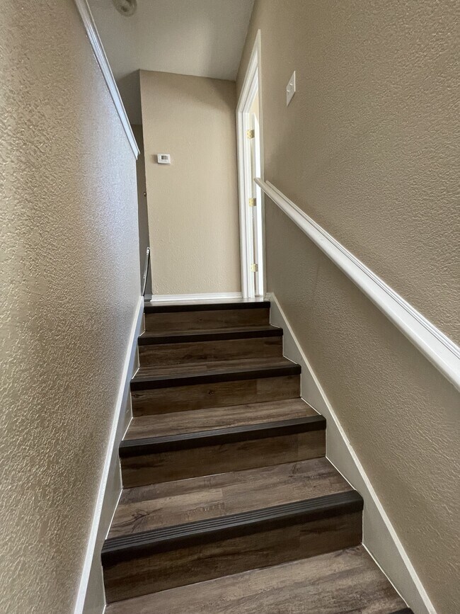 Building Photo - 3677 Tierra Alba Dr
