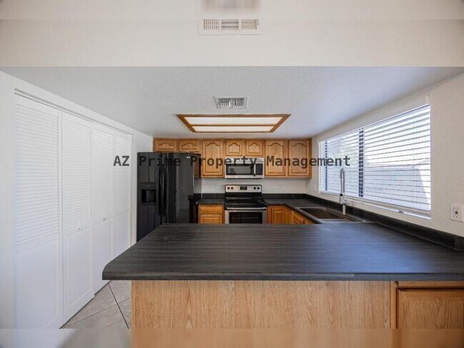 Building Photo - 7801 N 44th Dr