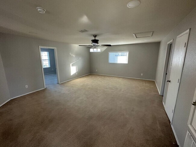Building Photo - Beautiful Home in Stone Oak!