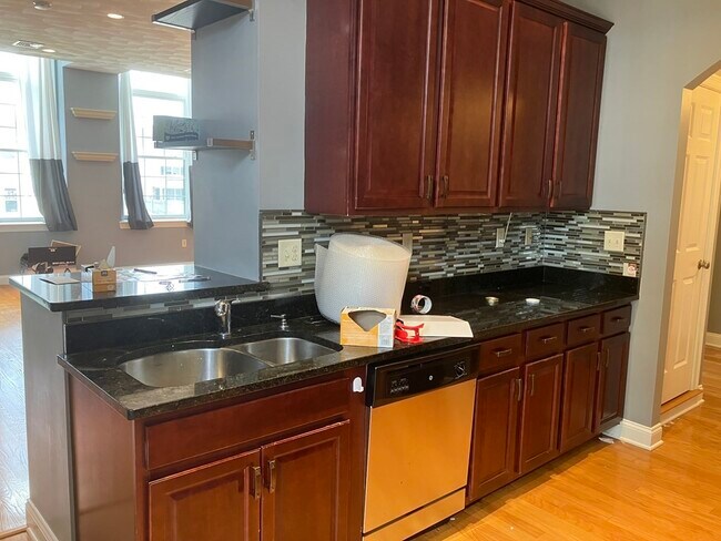 Building Photo - 215 Harvard St