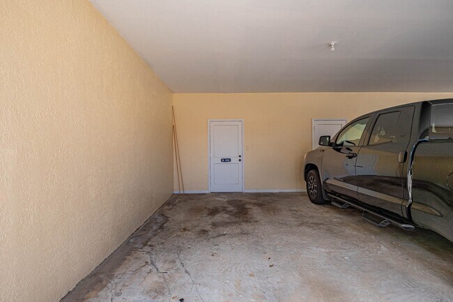 Building Photo - 5075 Harmony Cir