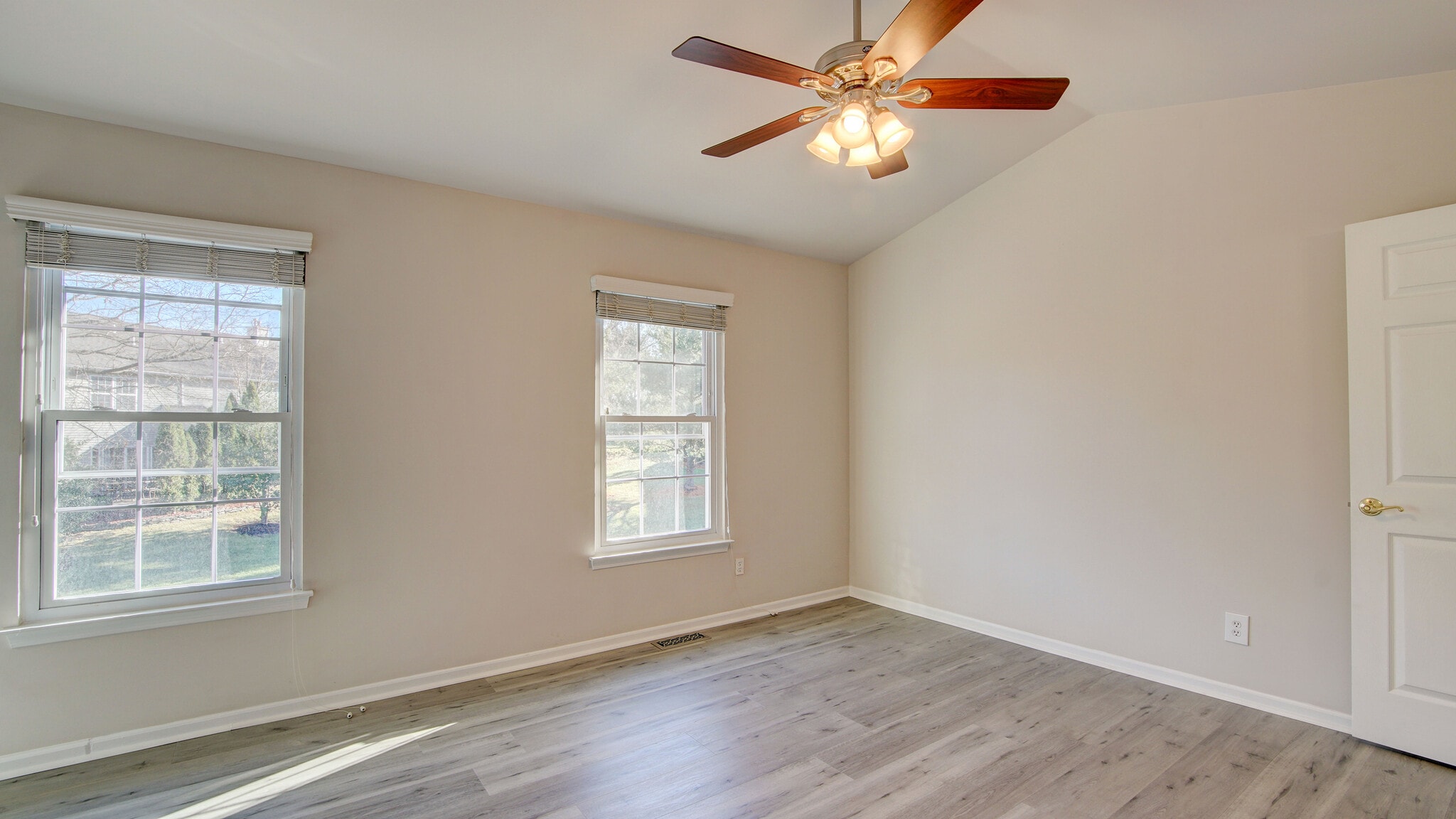 Building Photo - 27 Haverford Ct