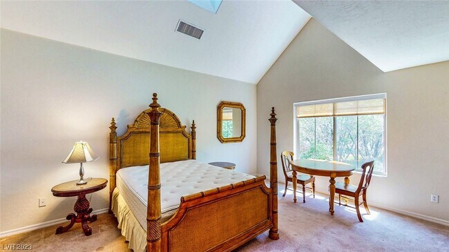 Building Photo - 348 Hanbury Manor Ln