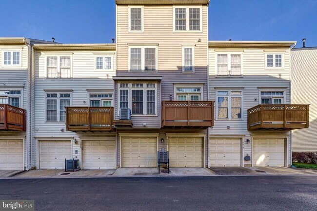 Building Photo - 5820 Pearson Ln