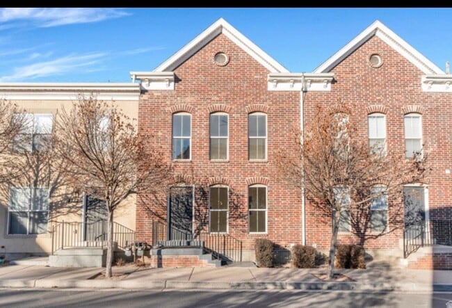 Building Photo - 4778 Huntly Dr