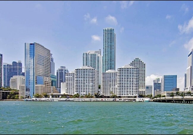Building Photo - 801 Brickell Bay Dr
