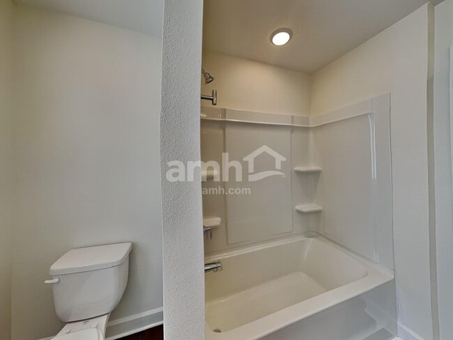 Building Photo - 2928 Rolling Acres Rd