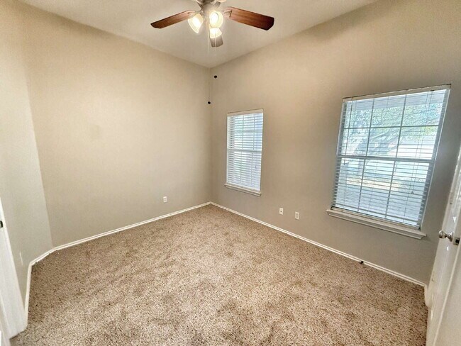 Building Photo - Freshly Painted 4-Bedroom Home in North Park Meadow