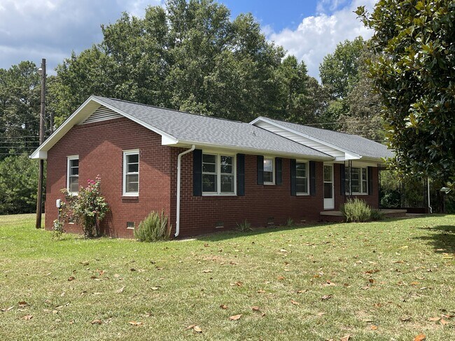 Building Photo - 27 Bethlehem Church Rd