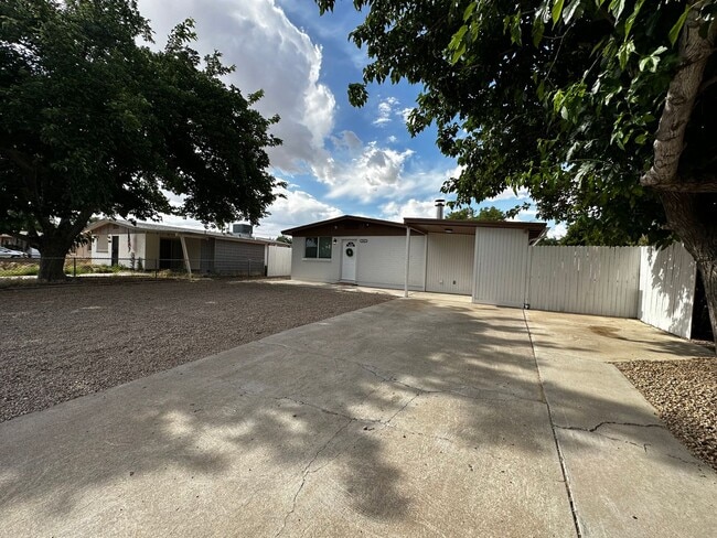 Building Photo - Newly Remodeled 3 bedroom, 2 bathroom home!