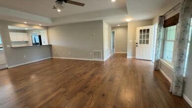 Building Photo - 6910 S Mallard Dr