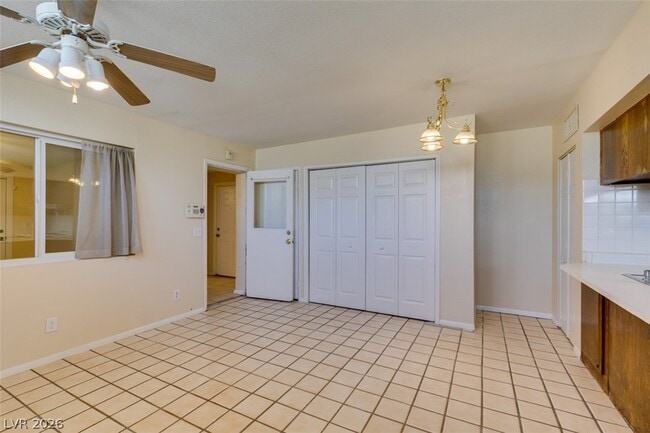 Building Photo - 5 Mallory St