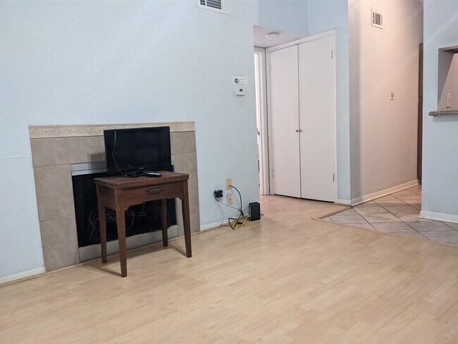 Building Photo - 8055 Cambridge St