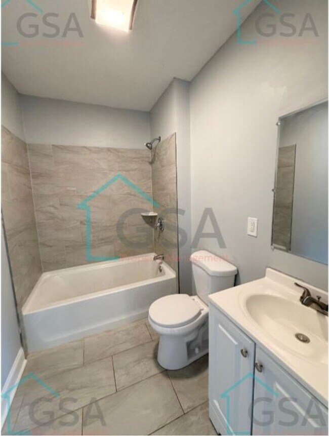 Building Photo - 2 Bedroom 2 Bath Available!