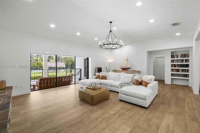 Building Photo - 14615 SW 77th Ct