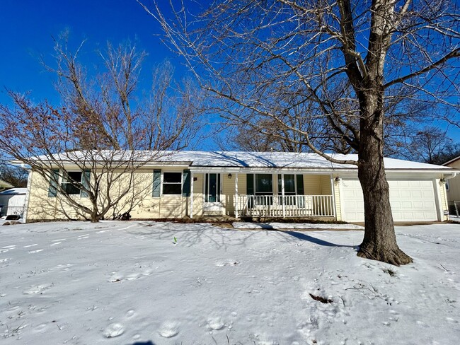 Primary Photo - Charming 3-Bedroom, 2-Bath Home in St. Lou...