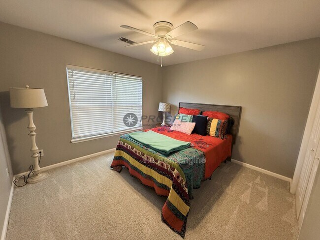 Building Photo - 833 Paran Oaks Dr