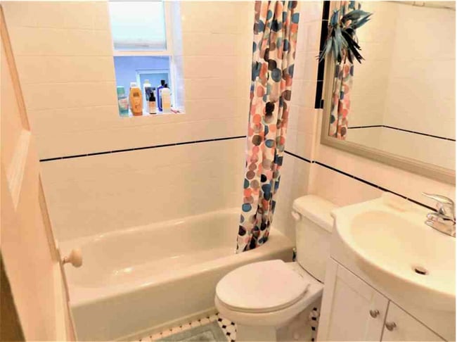 Building Photo - 214 N Canyon Rd