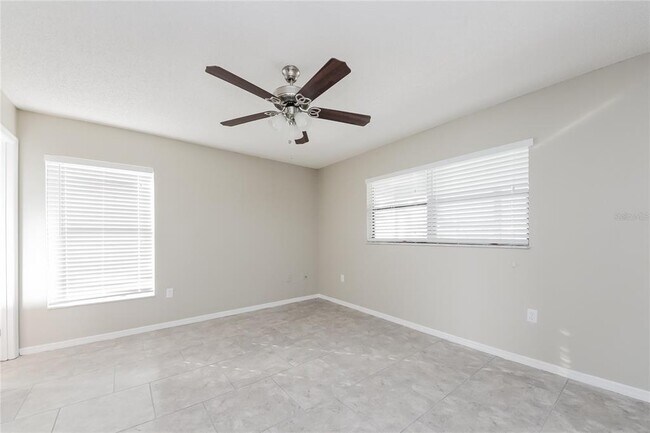 Building Photo - 607 Estrada Ln