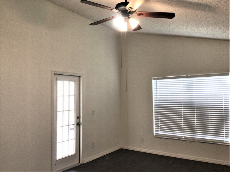 Building Photo - 882 Grand Hughey Ct