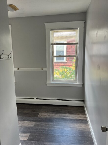 Building Photo - 33 Beaver St