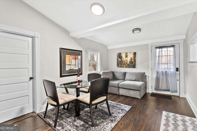 Building Photo - 867 Beecher St SW