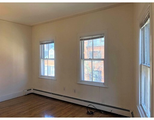 Building Photo - 32 W Cedar St