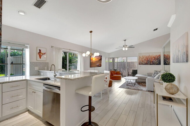 Building Photo - 15 Admirals Ct