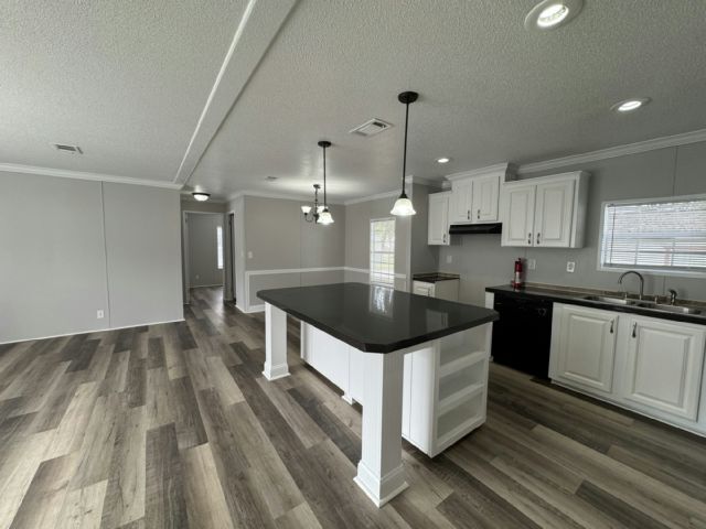 Building Photo - 9435 Sunset Dr