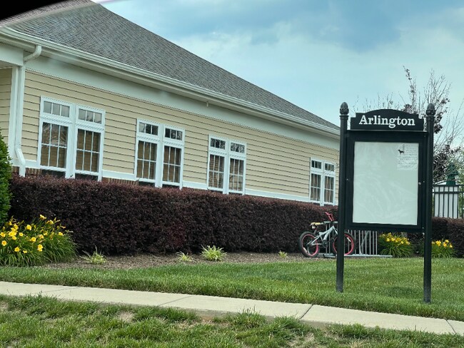 Building Photo - 2469 Redmayne Ln