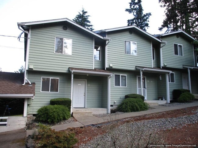 Building Photo - 2 Bedroom, 1.5 Bathroom Townhouse in Port ...
