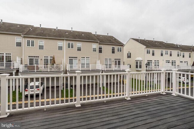 Building Photo - 1739 Theale Way