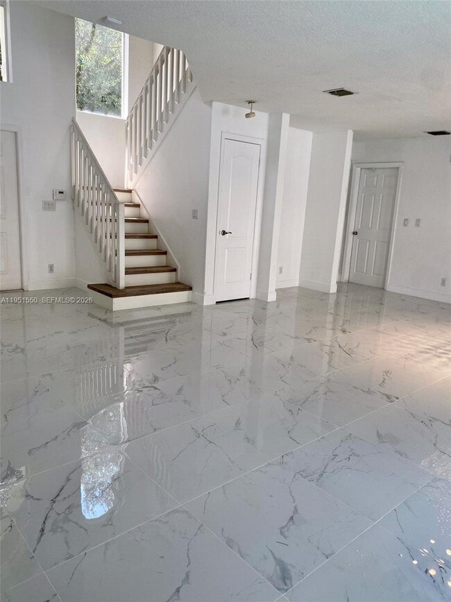 Building Photo - 11301 Rockinghorse Rd