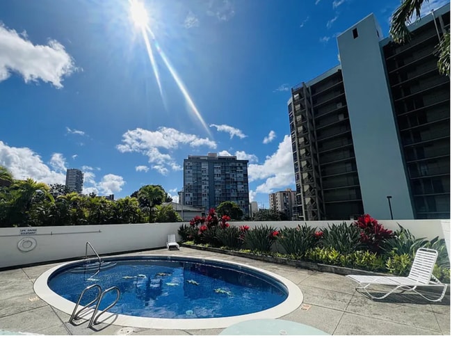 Building Photo - 710 Lunalilo St