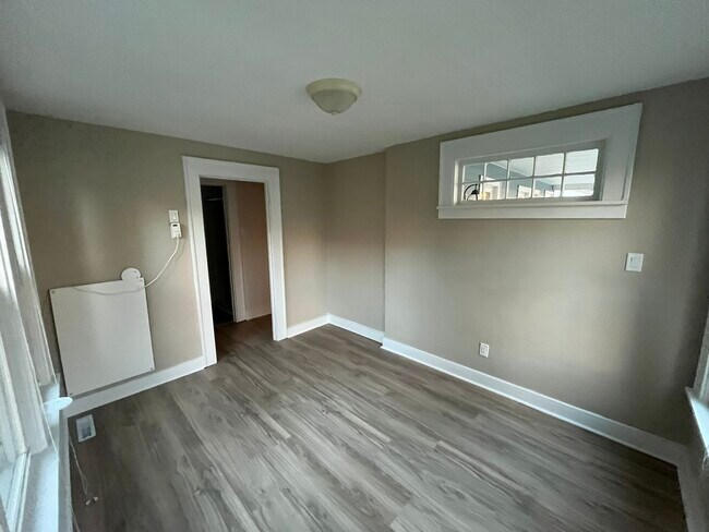 Bedroom/Offfice - 349 Mohawk Ave