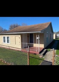 Building Photo - 302 Center Ave