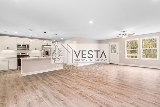 Building Photo - 16 Meadows Town Rd