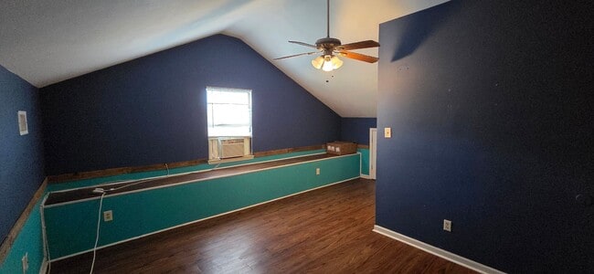 Building Photo - Home with 2 car garage