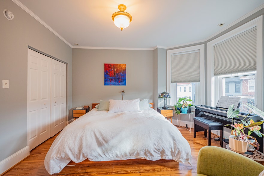 Building Photo - 3542 10th St NW