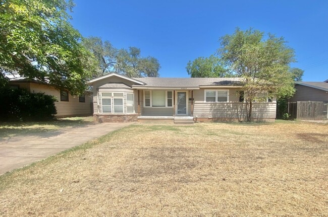 Primary Photo - Great 3 bed 1 bath near 50th and slide now...