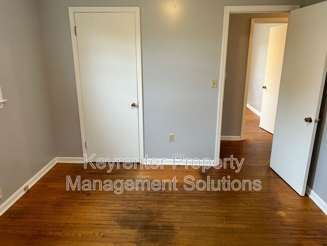 Building Photo - 2212 Third St.