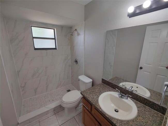 Building Photo - 759 Maderia Ct