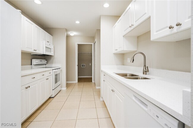 Building Photo - 1249 Belgrave St