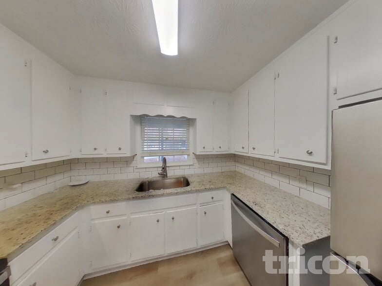 Building Photo - 4737 Cedar Lake Dr SE