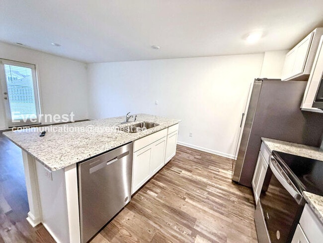 Building Photo - 241 Koslin Lp